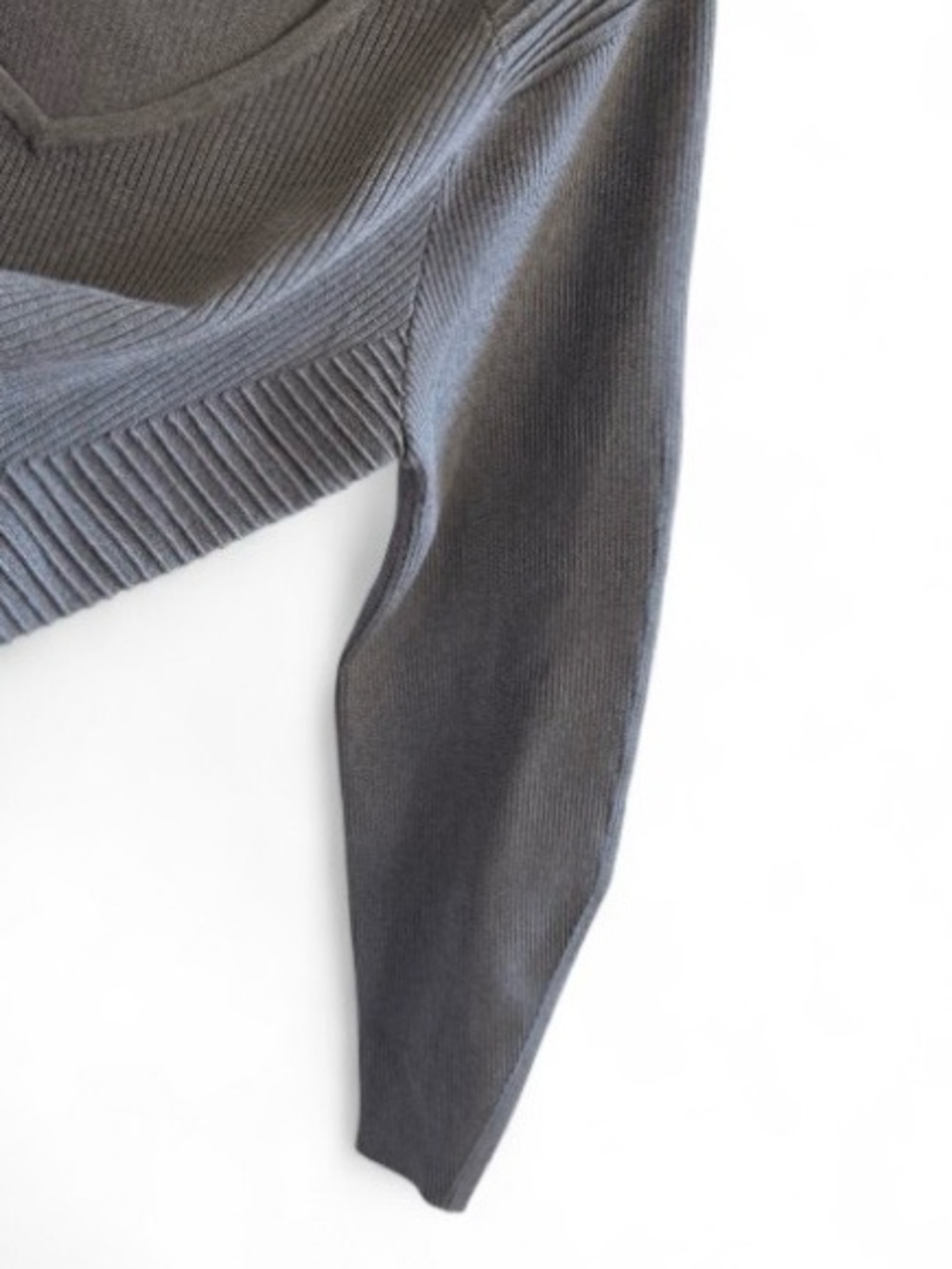 Express Grey Ribbed V-Neck Sweater Size Small - Picture 6 of 14